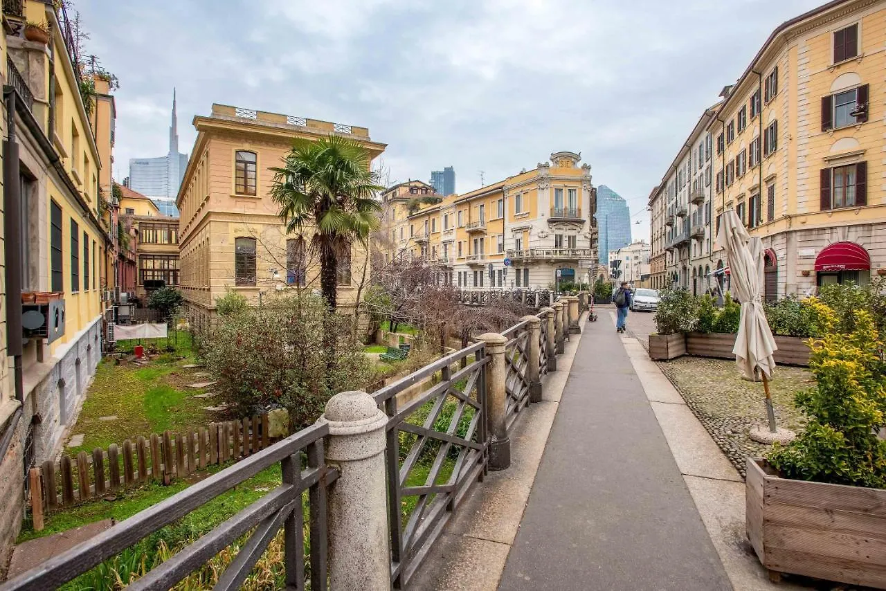 Exclusive 4 Bedrooms Apartment In Milan Center