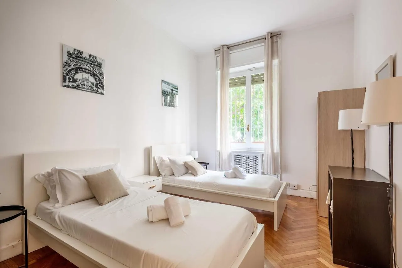 Exclusive 4 Bedrooms Apartment In Milan Center Itálie